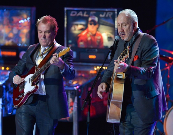 Des McAnuff winner of the Governor General Performing Arts Awards performs Pinball Wizard with The Who’s Pete Townshend at the 20th Anniversary Gala at the National Arts Centre in Ottawa. May 5, 2012 | Photo Credit: George Pimental